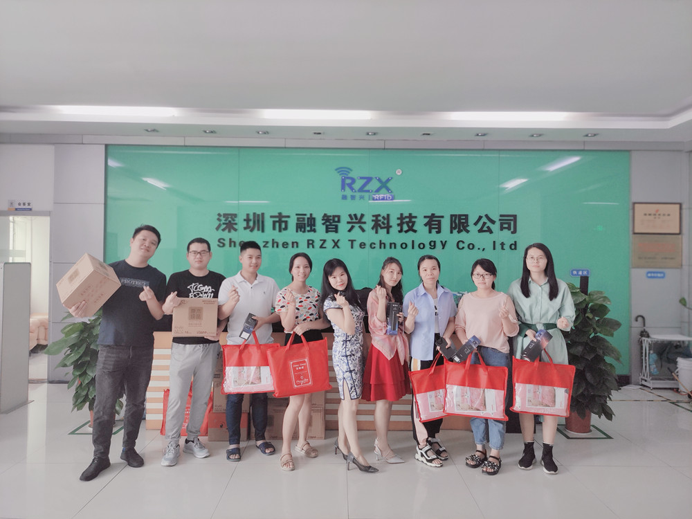 js33333金沙线路检测员工生日会.jpg